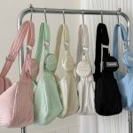 Kesha Slim Bag merk lokal dengan beberapa pilihan warna. (Foto Tokopedia)