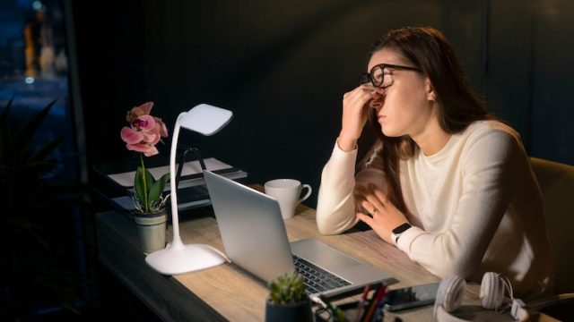 10 Cara Ampuh Menghentikan Kebiasaan Begadang Berlarut-Larut dan Kembali Tidur Normal