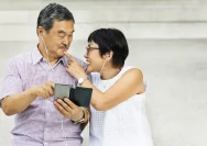 Orang Tua Belajar HP